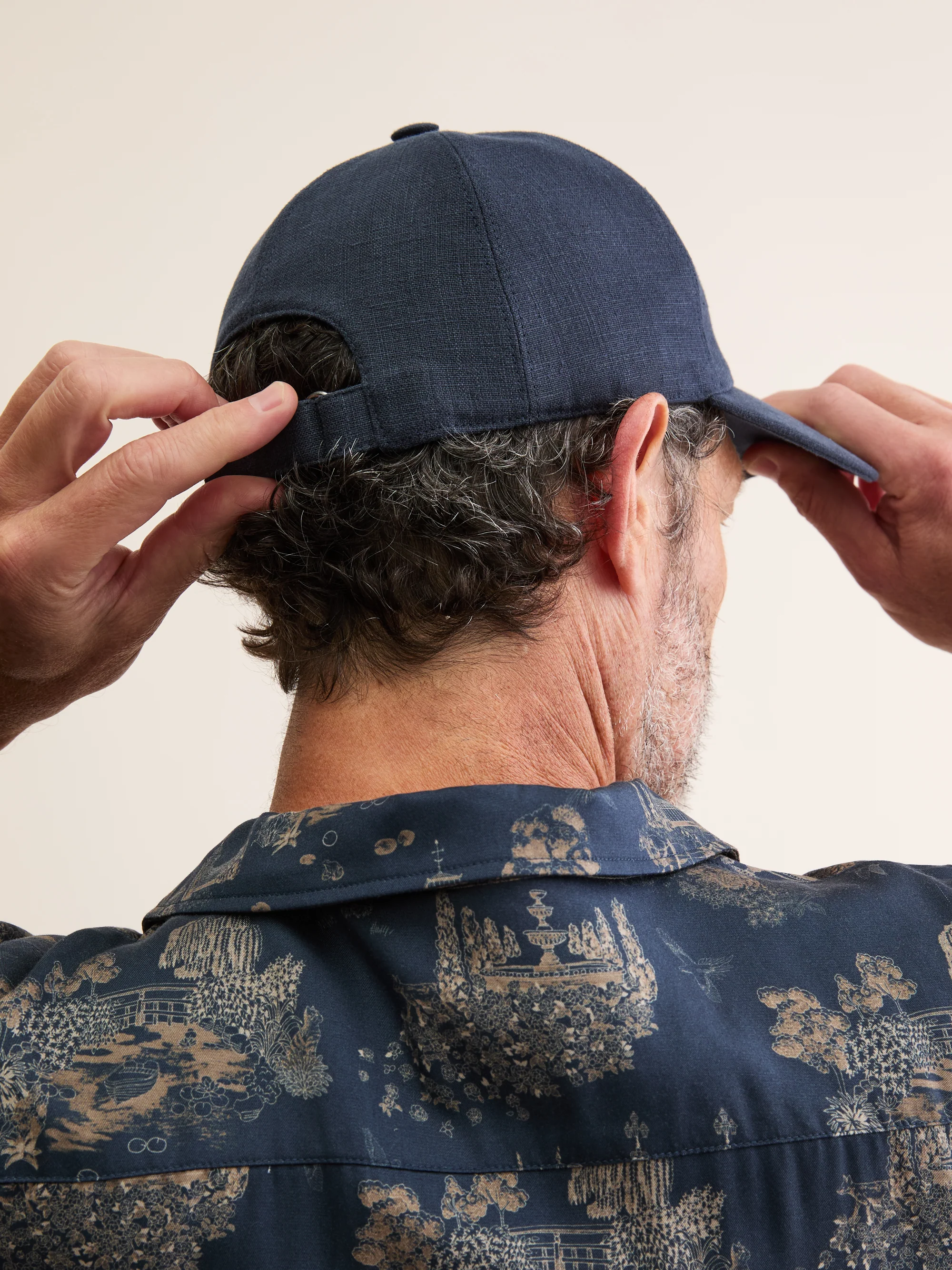 Linen Cap Vienna Navy Blue - Image 8