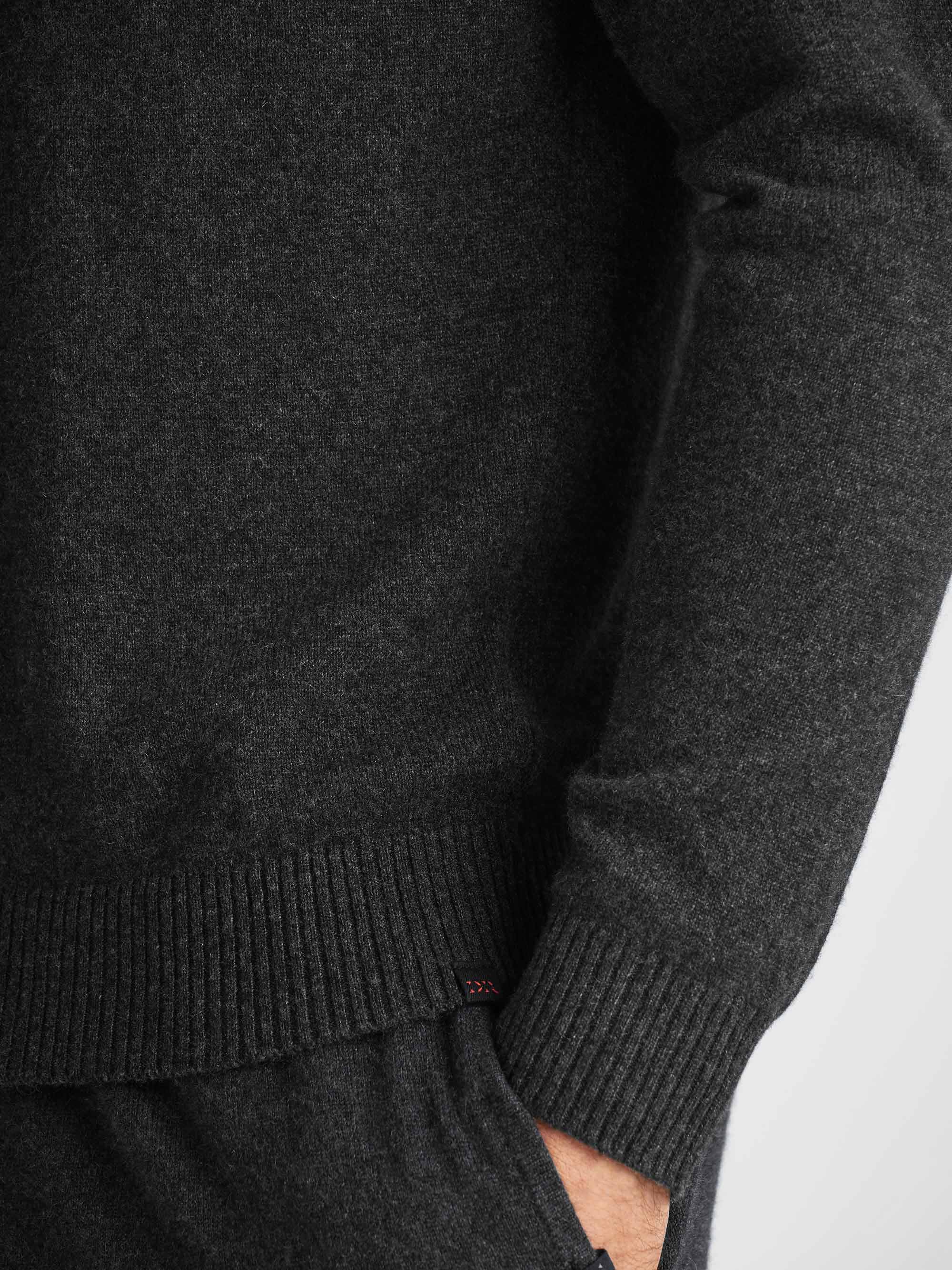 Men's Finley Sweater and Track Pants Cashmere Set Charcoal - Image 4