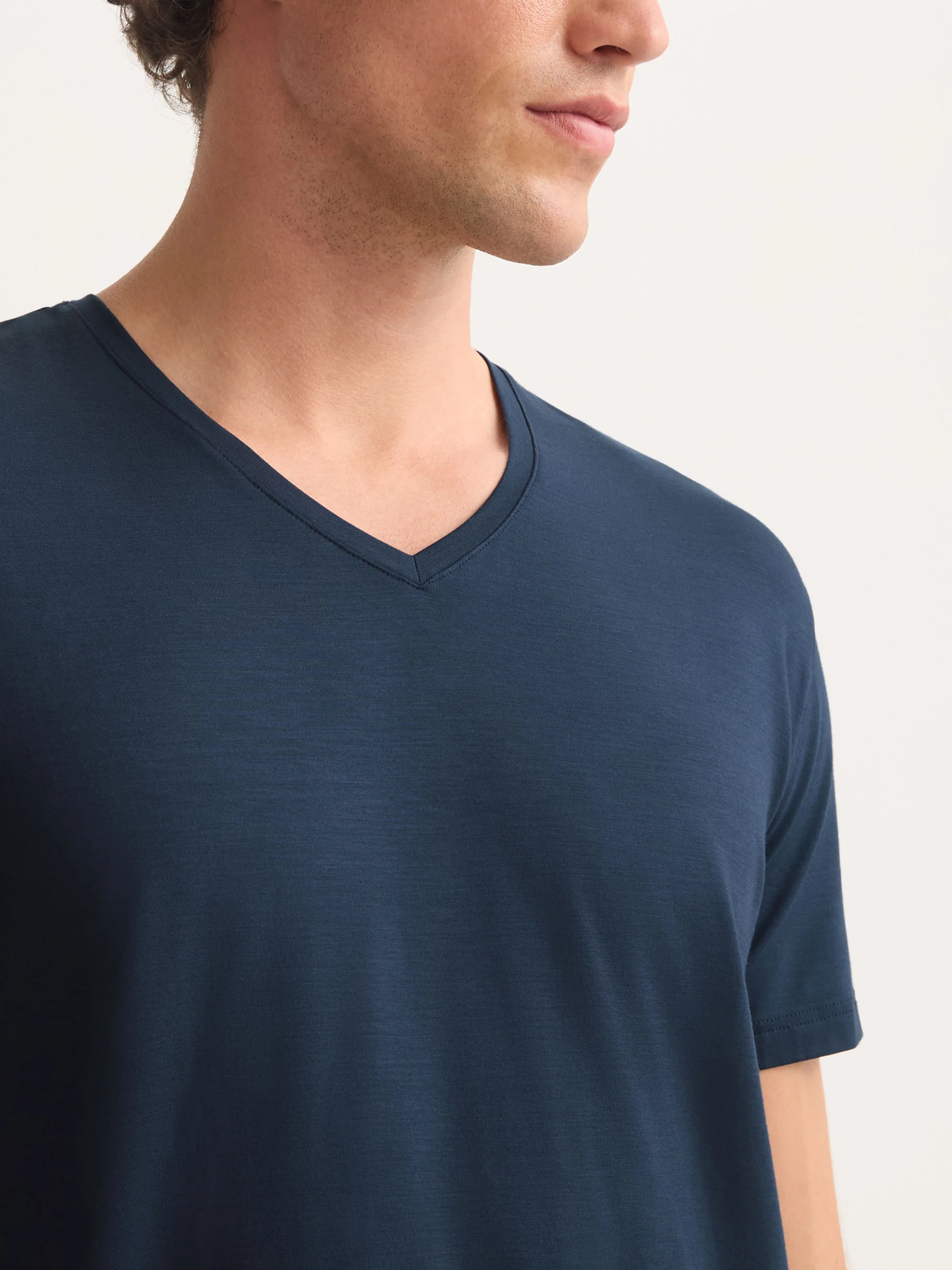Men's V-Neck T-Shirt Basel Micro Modal Stretch Navy - Image 5