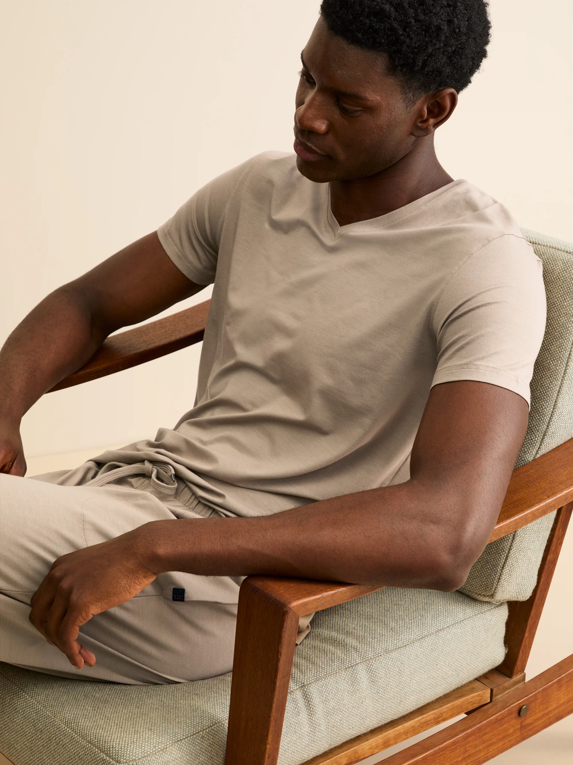 Men's V-Neck T-Shirt Basel Micro Modal Stretch Taupe - Image 4