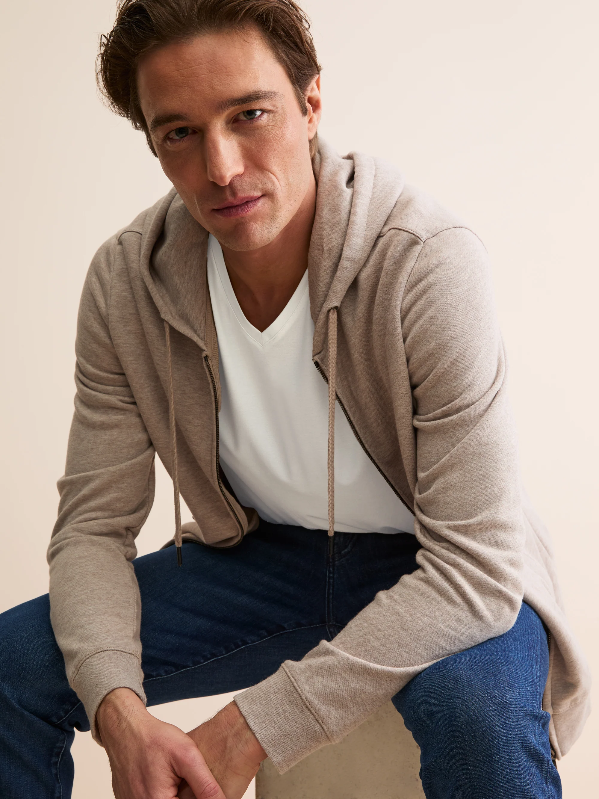 Men's V-Neck T-Shirt Basel Micro Modal Stretch Vanilla - Image 7