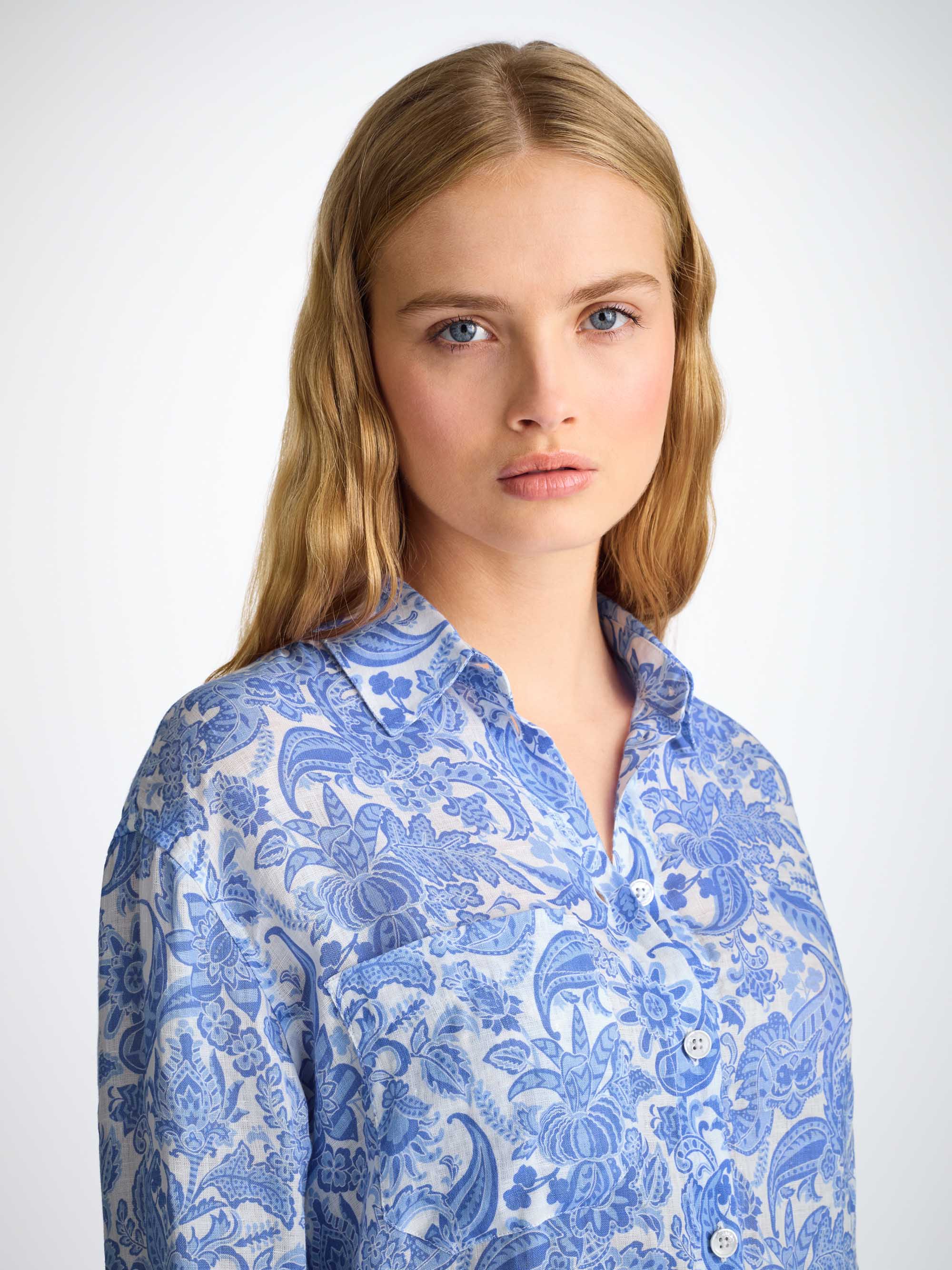 Women's Longline Shirt Linen White Jungle Paisley Print - Image 5