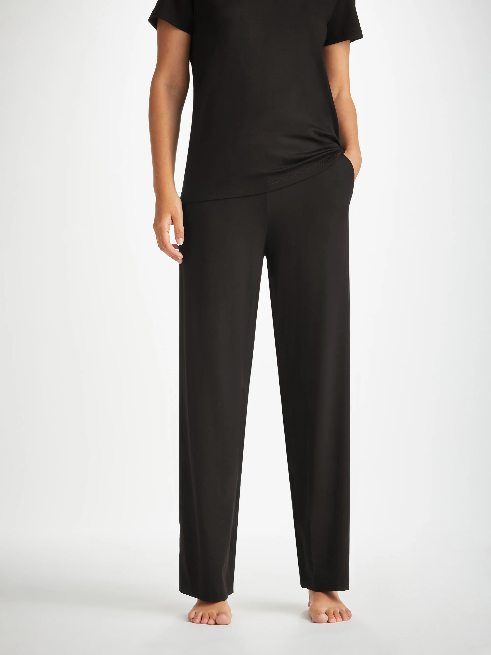 Women's V-Neck T-Shirt and Lounge Trousers Black Set - Image 3