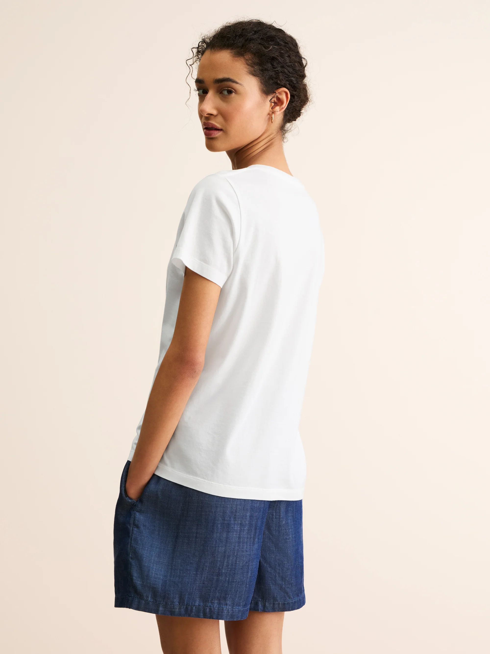 Women's V-Neck T-Shirt Cotton White - Image 4